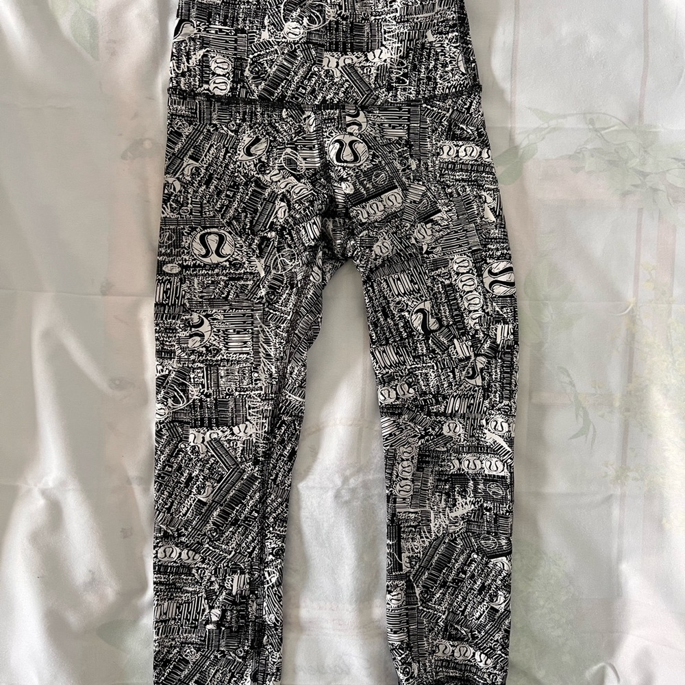 Lululemon- Wunder Train High-Rise Crop 21"